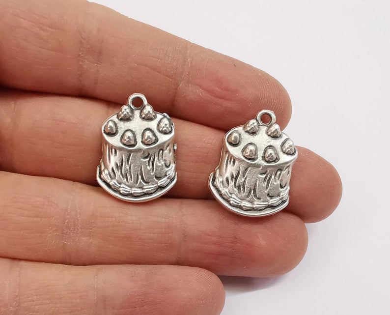 4 Cake charms Antique silver plated charms (24x18mm) G24336