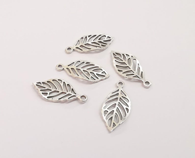 10 Leaf charms Antique silver plated charms (28x13mm) G24341