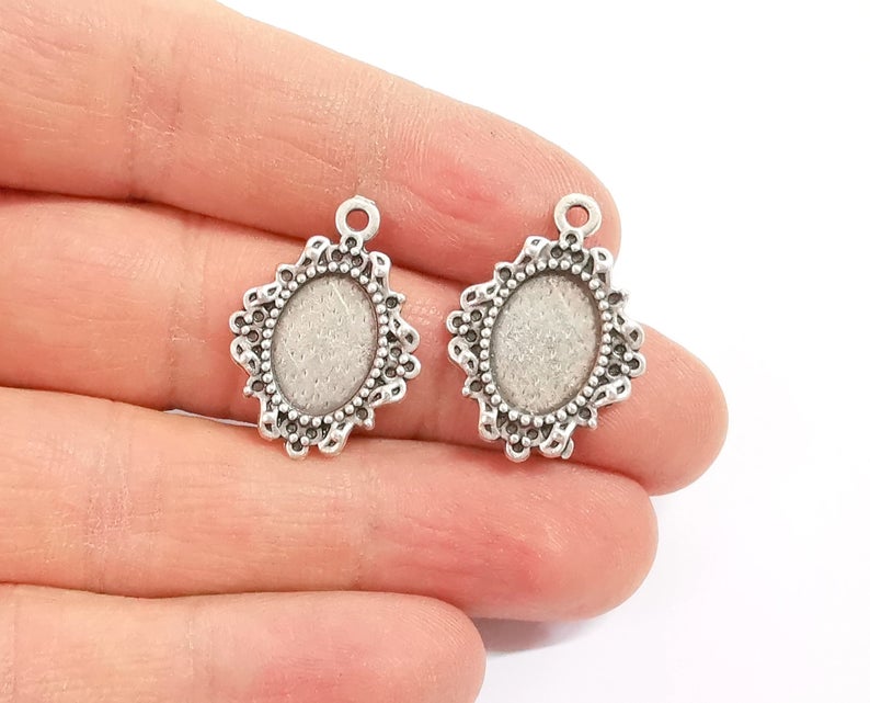 2 Silver oval frame charms pendant blank Antique silver plated (26x19mm) (14x10mm Blank Size) G24346