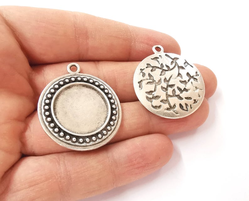 Branch frame pendant blank dished back Antique silver plated pendant (36x31mm) (20mm Blank Size) G24358