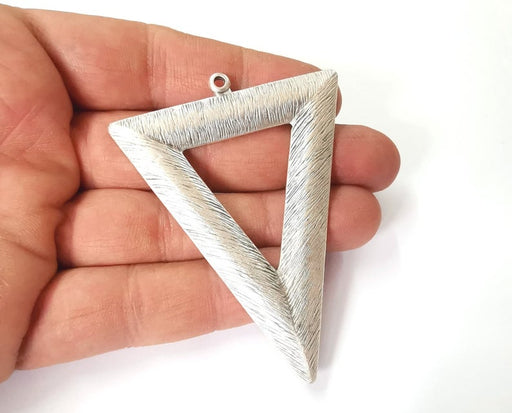 Brushed triangle pendant Antique silver plated pendant (76x58mm) G24374