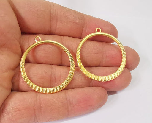 2 Ribbed circle charms Double sided Hoop circle Gold plated charms (37x34 mm) G24520
