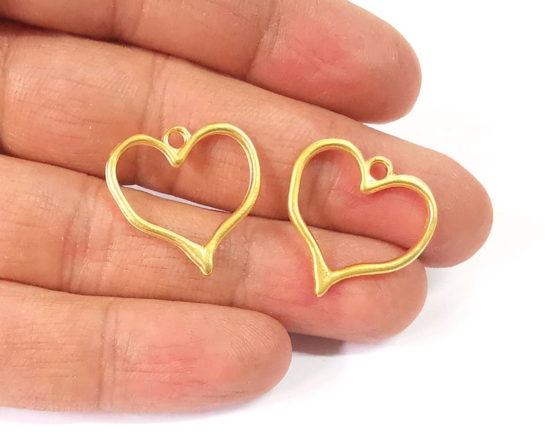 5 Heart charms Gold plated charms (22x22mm) G24529