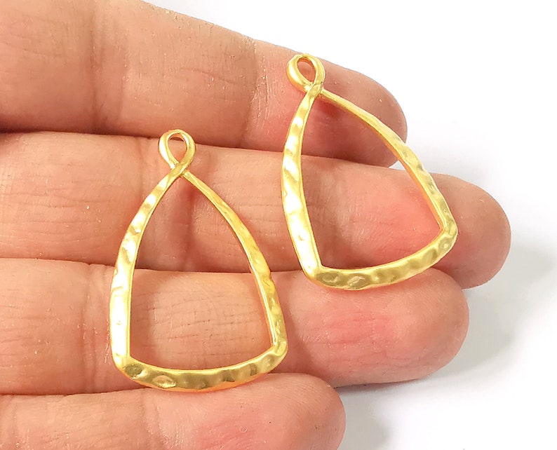 2 Hammered charms Gold Plated Charms (37x24mm) G24535