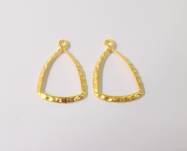 2 Hammered charms Gold Plated Charms (37x24mm) G24535