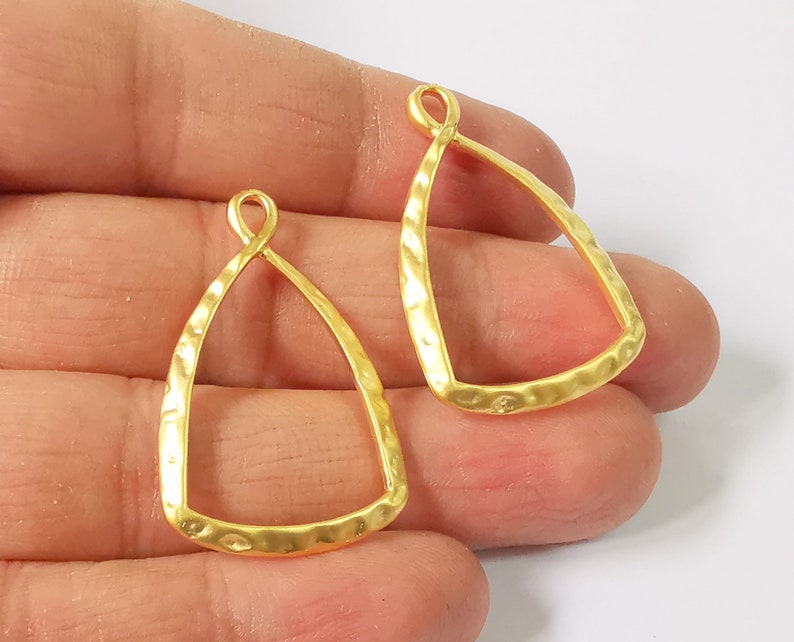 2 Hammered charms Gold Plated Charms (37x24mm) G24535