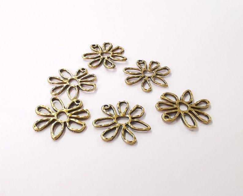5 Flowers charms Antique bronze plated charms (24x24mm) G24547