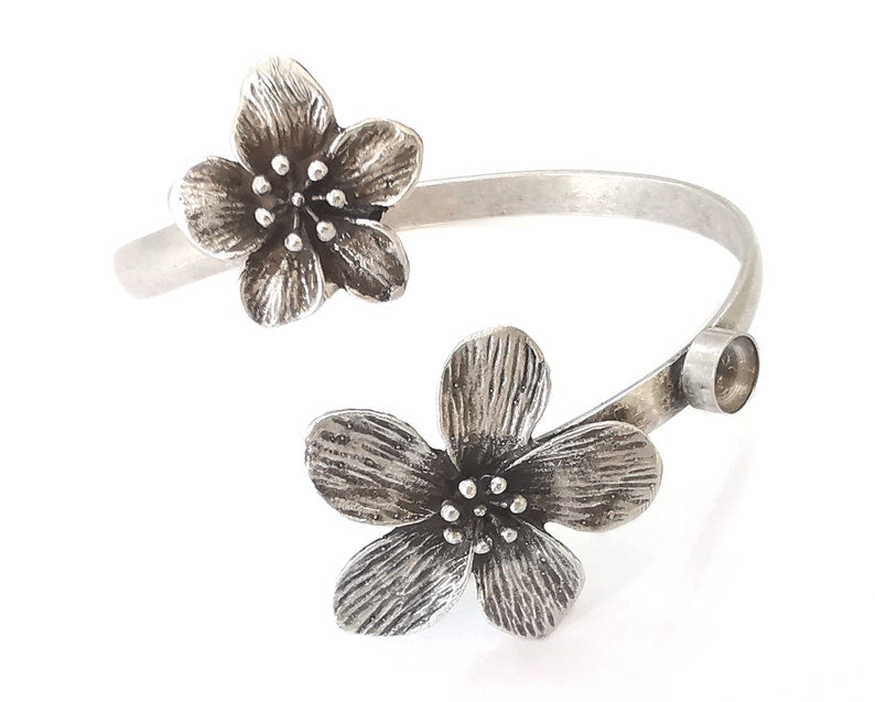 Flowers bracelet brass cuff blank bezel Glass cabochon base Adjustable size antique silver (8mm ) G24539