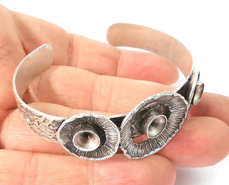 Flowers bracelet brass cuff blank bezel Glass cabochon base Adjustable size antique silver (8mm ) G24540