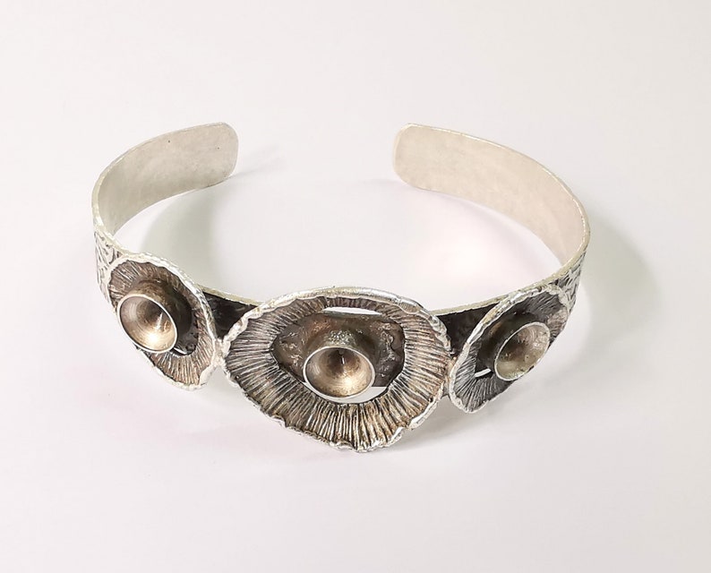 Flowers bracelet brass cuff blank bezel Glass cabochon base Adjustable size antique silver (8mm ) G24540