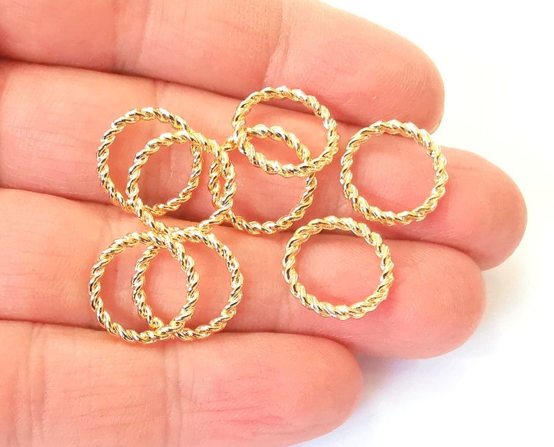 10 Twisted circle findings Shiny gold circle findings (15 mm) G24562