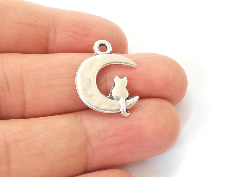 5 Crescent moon cat charms Antique silver plated charms (23x17mm) G24588