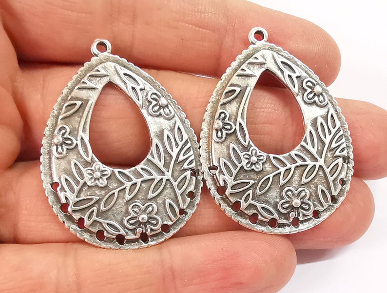2 Drop Flower Connector Charms with ten holes Antique Silver Plated Charms (43x32mm) G24629