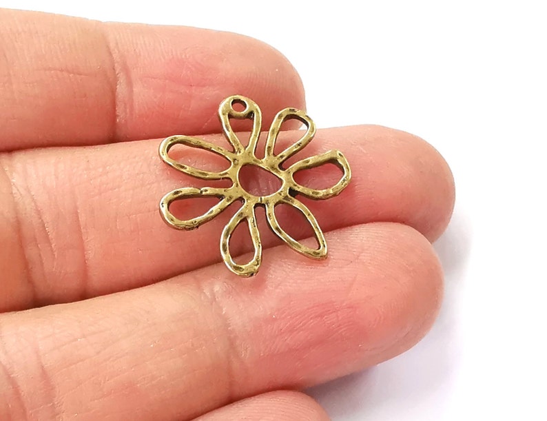 5 Flowers charms Antique bronze plated charms (24x24mm) G24547