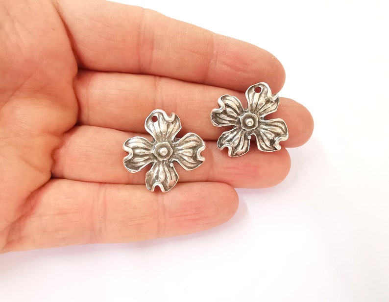 2 Flower Charms Antique Silver Plated Charms (26x26mm) G24767