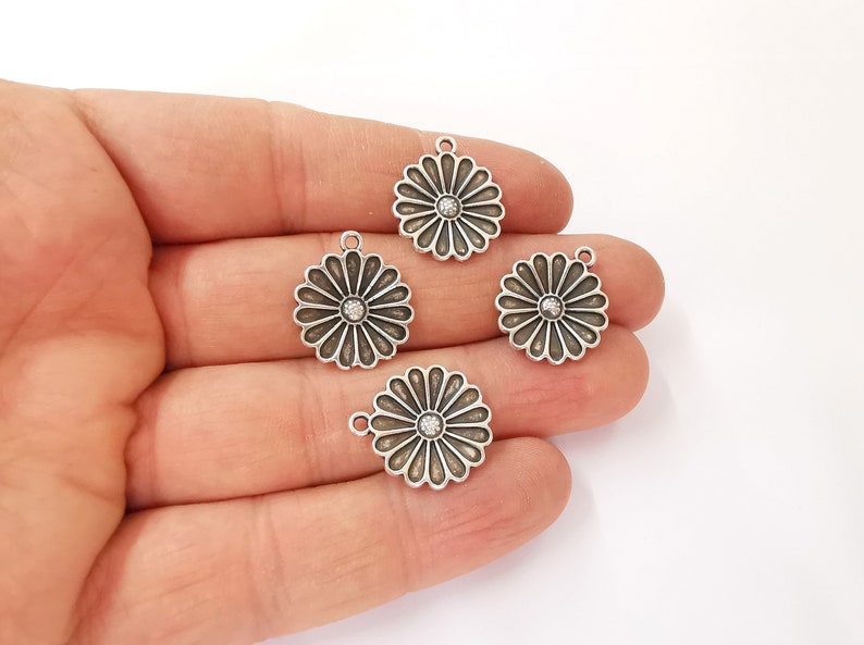 10 Flower Charms Antique Silver Plated Charms (21x18mm) G24772