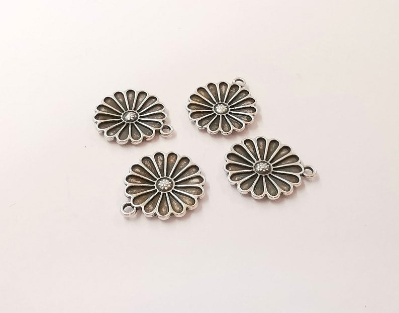 10 Flower Charms Antique Silver Plated Charms (21x18mm) G24772