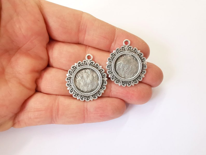 2 Frame Pendant Blank Antique Silver Plated Pendant (31x27mm) (16mm Blank Size) G24756