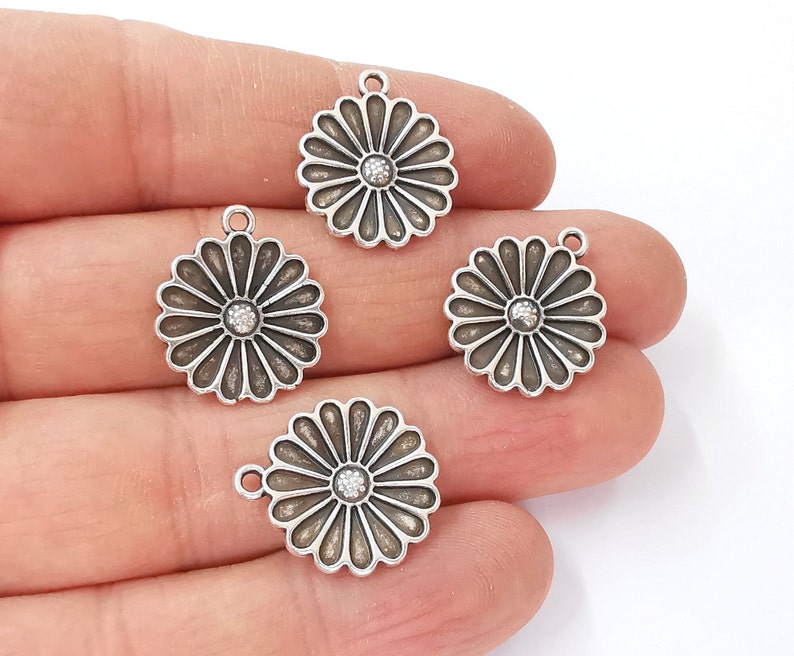 10 Flower Charms Antique Silver Plated Charms (21x18mm) G24772
