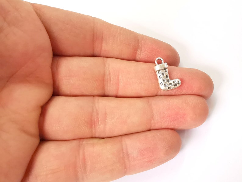 10 Boot Charms Antique Silver Plated Charms (16x10mm) G24779