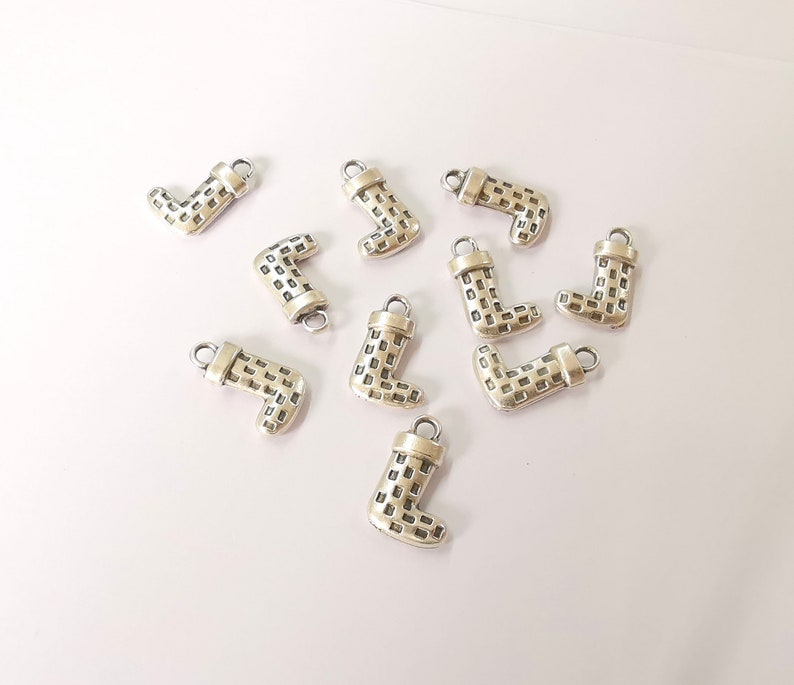 10 Boot Charms Antique Silver Plated Charms (16x10mm) G24779