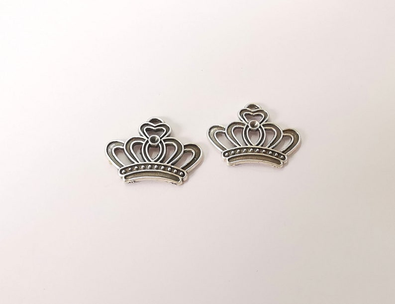 10 Crown Charms Antique Silver Plated Charms (23x18mm) G24783