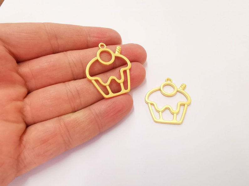 2 Muffin Charms Gold Plated Charms (36x30mm) G24839