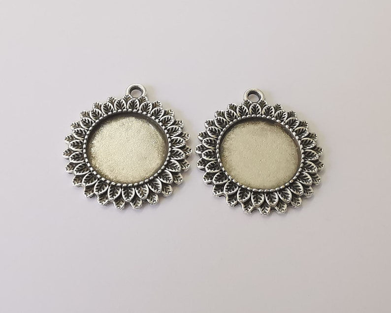 2 Leaves Frame Pendant Blank Antique Silver Plated Pendant (35x32mm) (20mm Blank Size) G24880