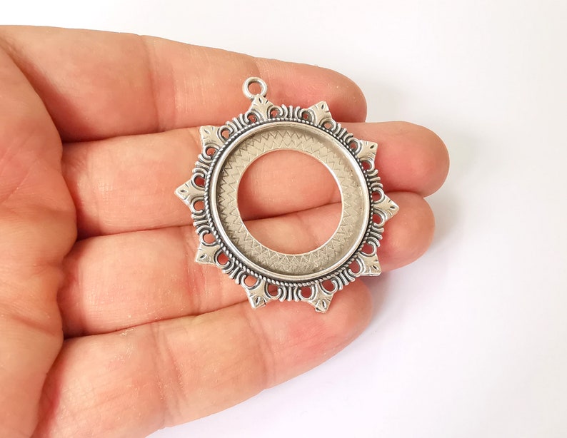 Frame Pendant Blank Antique Silver Plated Pendant (48x43mm) (30mm Blank Size) G24907