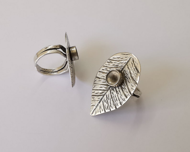 Leaf ring base setting bezel blank cabochon base inlay ring mounting adjustable ring Antique Silver Plated Brass (8 mm) G24936