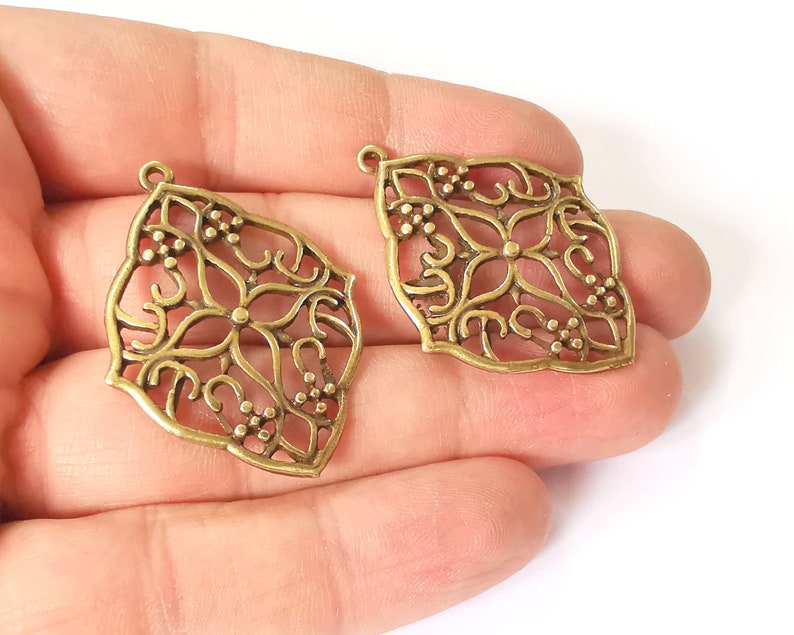 2 Flower charms Antique bronze plated charms (41x31mm) G24817