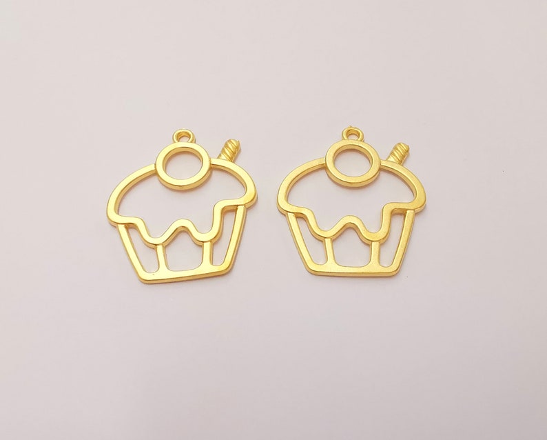 2 Muffin Charms Gold Plated Charms (36x30mm) G24839