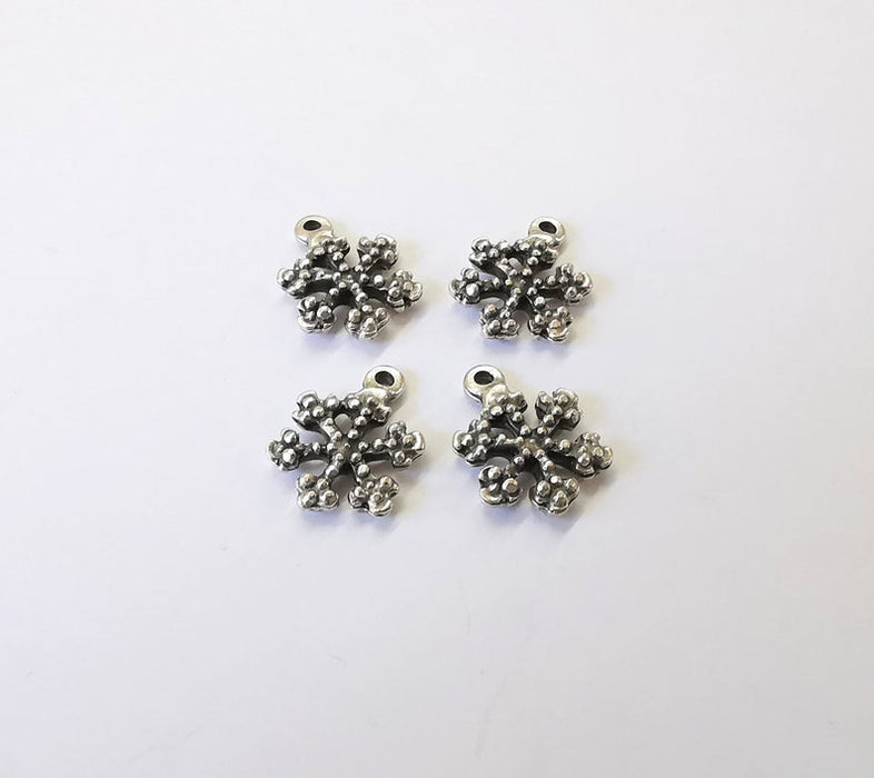 10 Snowflake Charms Antique Silver Plated Charms (19x14mm) G25003