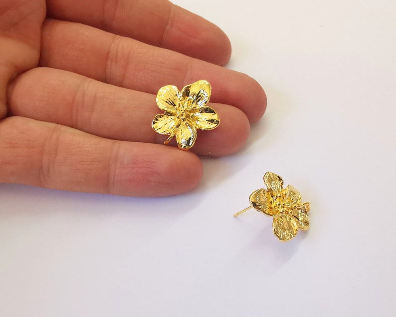 Flower Earring Stud Base Shiny Gold Plated Brass Earring 1 pair (24x21mm) G24912