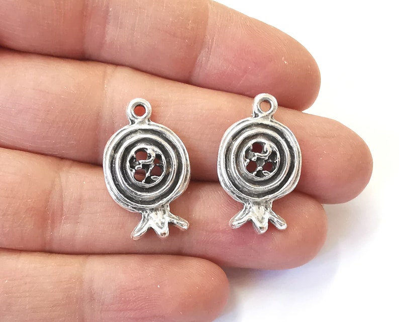 4 Pomegranate charms Antique silver plated charms (27x16mm) G25050