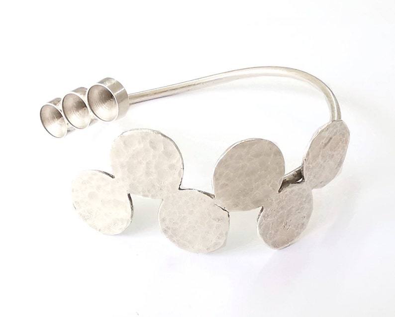 Hammered discs wire bracelet cuff blank bezel Glass cabochon base Adjustable antique silver plated brass (8mm ) G25060