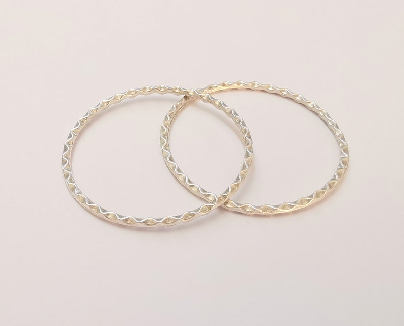 4 Textured hoop ribbed circle findings Antique silver plated circle (45mm) G25084