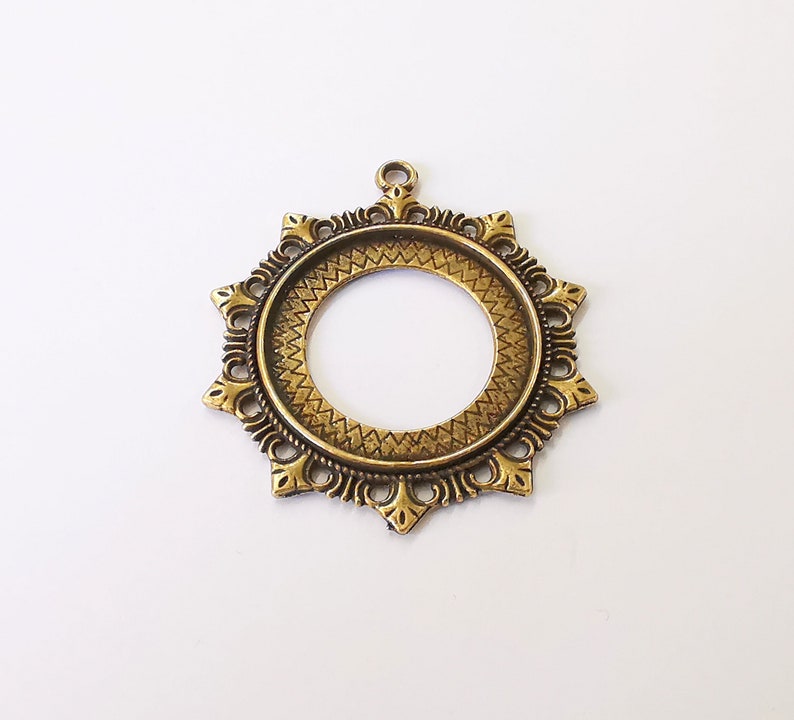 Frame Pendant Blank Antique Bronze Plated Pendant (48x42mm) (30mm Blank Size) G24954