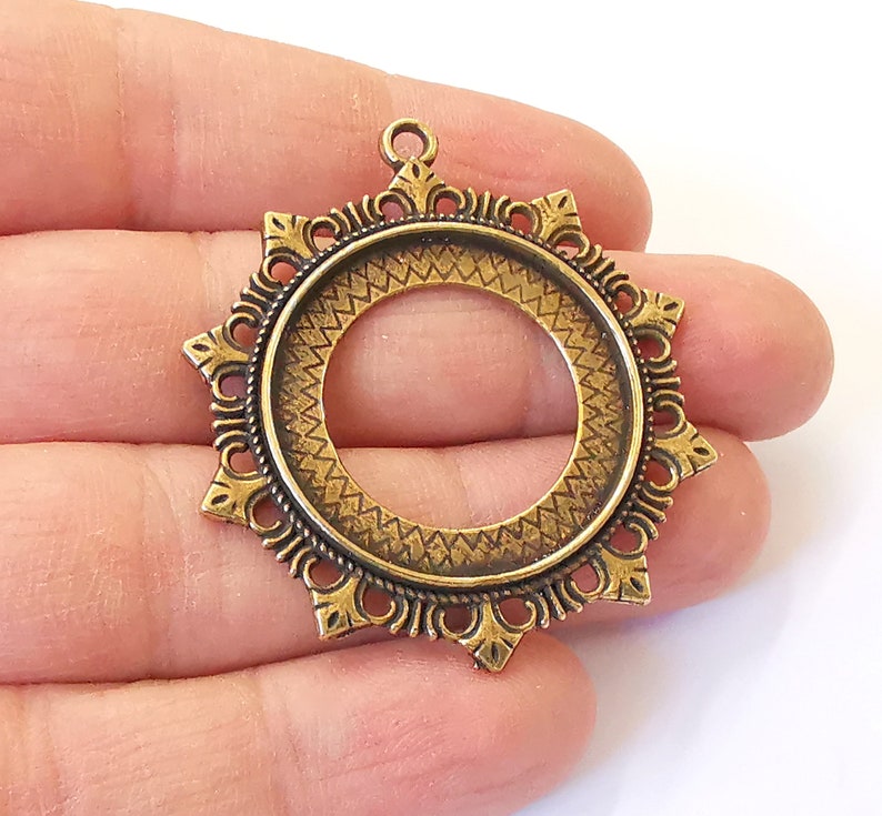 Frame Pendant Blank Antique Bronze Plated Pendant (48x42mm) (30mm Blank Size) G24954