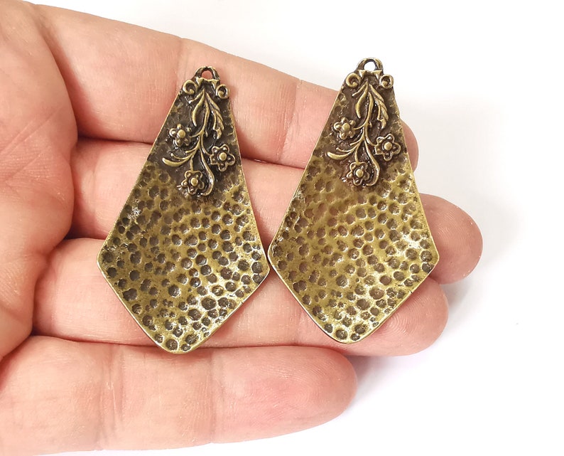 2 Hammered flower charms Antique bronze plated charms (54x31mm) G25109