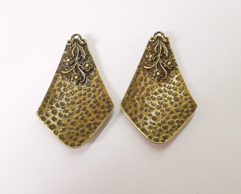 2 Hammered flower charms Antique bronze plated charms (54x31mm) G25109