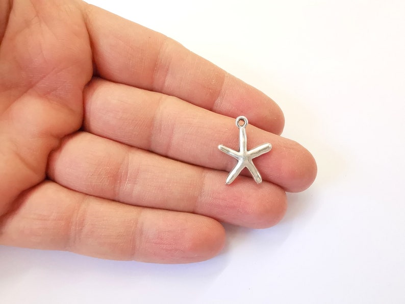 20 Starfish Charms Antique Silver Plated Charms (22x16mm) G24963