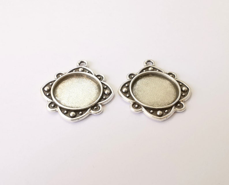 2 Frame Pendant Blank Antique Silver Plated Pendant (36x32mm) (20mm Blank Size) G24990