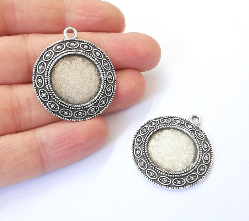 2 Frame Pendant Blank Antique Silver Plated Pendant (37x32mm) (20mm Blank Size) G24992