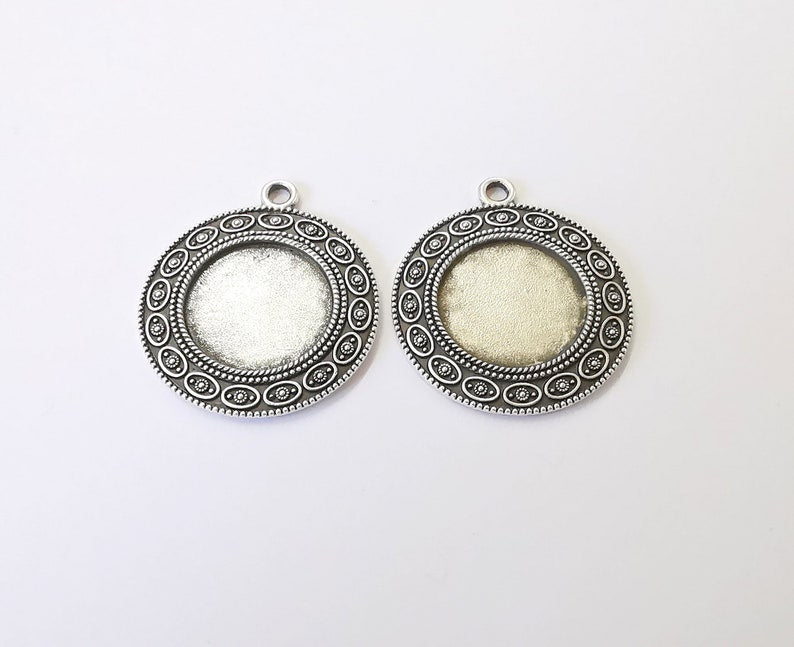 2 Frame Pendant Blank Antique Silver Plated Pendant (37x32mm) (20mm Blank Size) G24992