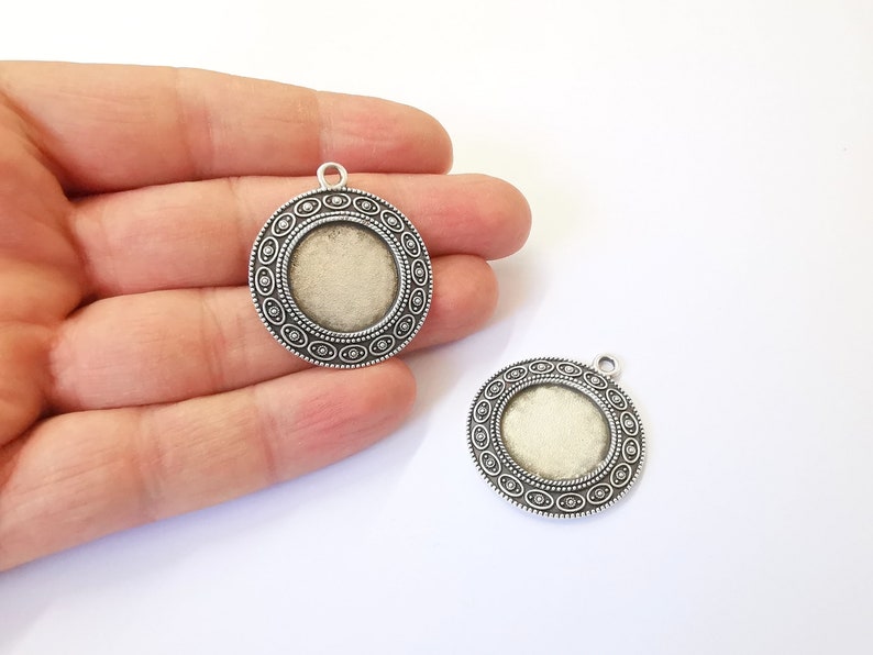 2 Frame Pendant Blank Antique Silver Plated Pendant (37x32mm) (20mm Blank Size) G24992