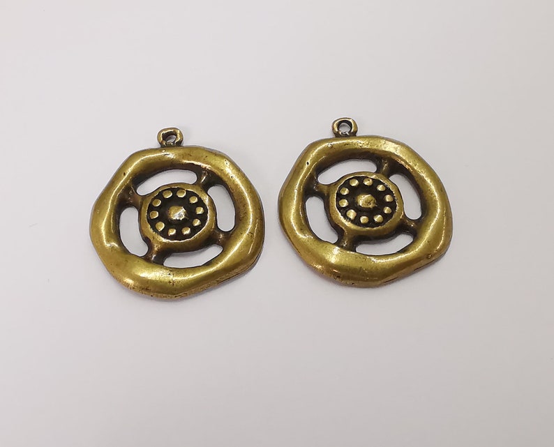 2 Antique bronze charms Antique bronze plated charms (29x24mm) G25224