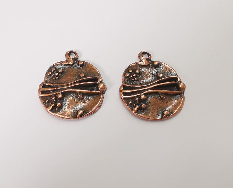 2 Ethnic round charms Antique copper plated charms (27x22mm) G25232