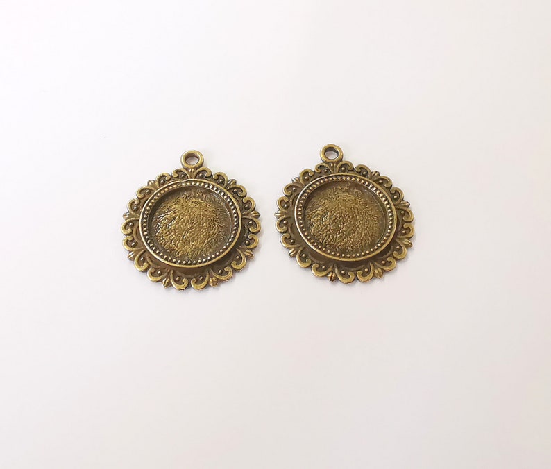 2 Frame Pendant Blank Antique Bronze Plated Pendant (31x27mm) (16mm Blank Size) G25240