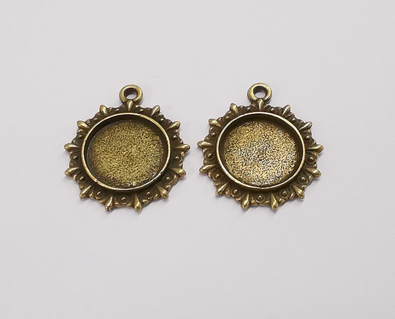 2 Frame pendant blank Antique bronze plated pendant (28x24mm) (16mm Blank Size) G25253